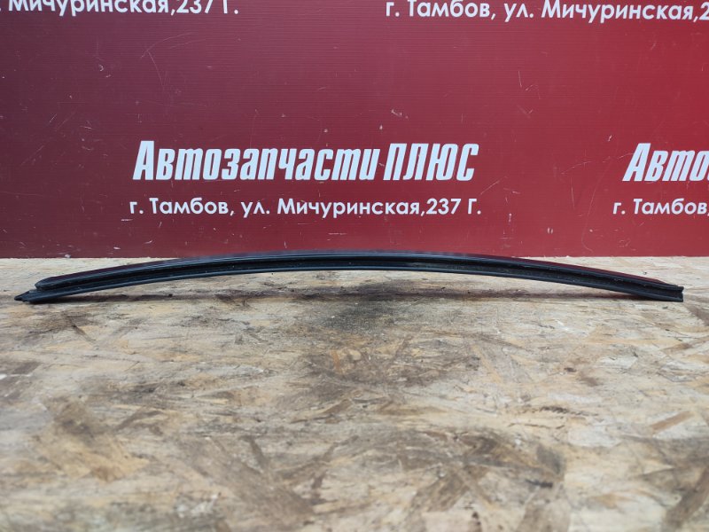 Направляющая стекла     двери