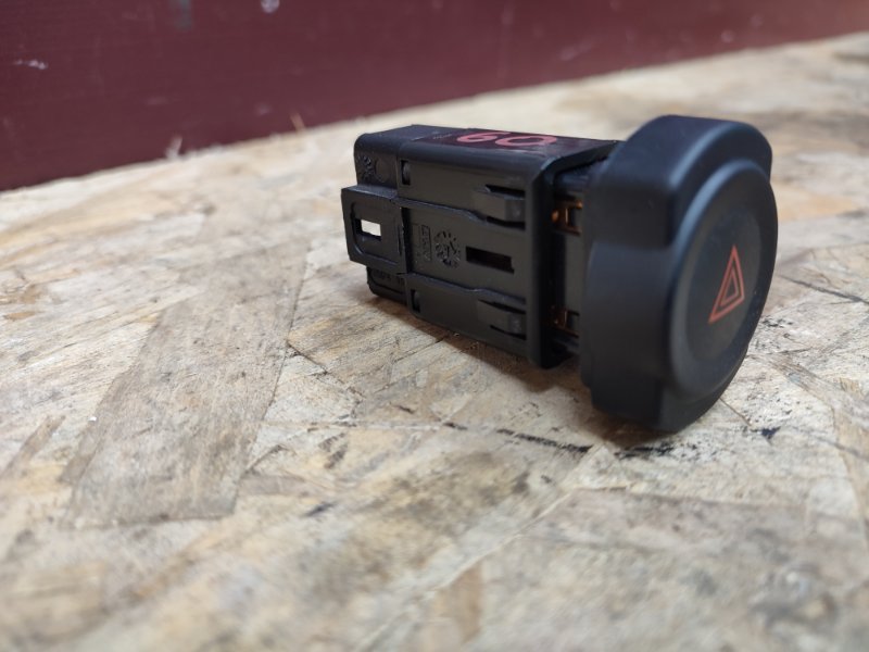 Кнопка аварийной сигнализации