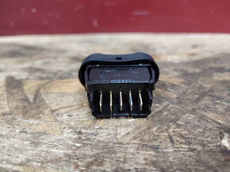 Кнопка стеклоподъемника