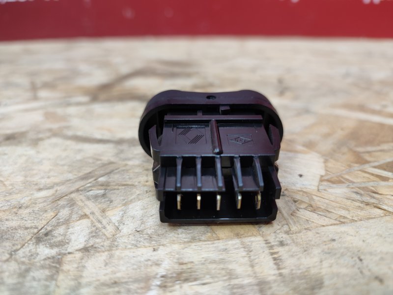 Кнопка блокировки дверей