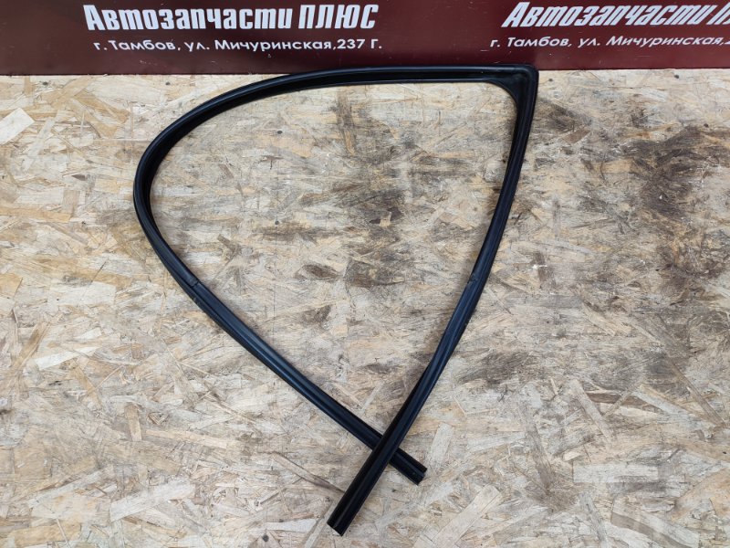 Уплотнитель стекла двери