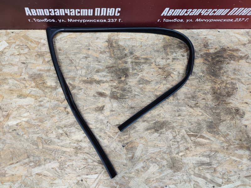 Уплотнитель стекла двери