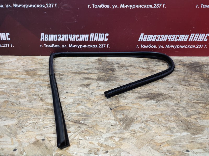 Уплотнитель стекла двери