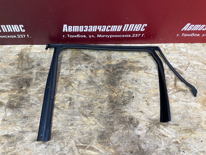 Уплотнитель рамки двери