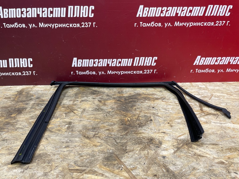 Уплотнитель рамки двери