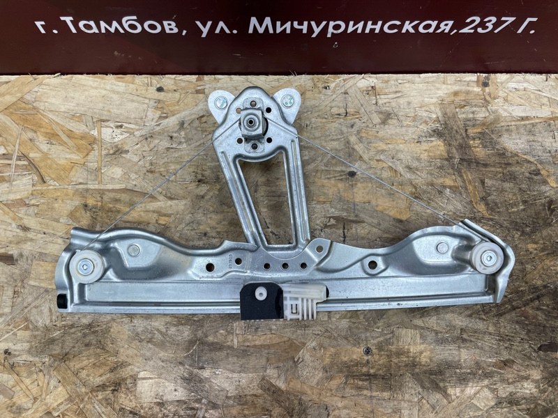 Стеклоподъемник    двери