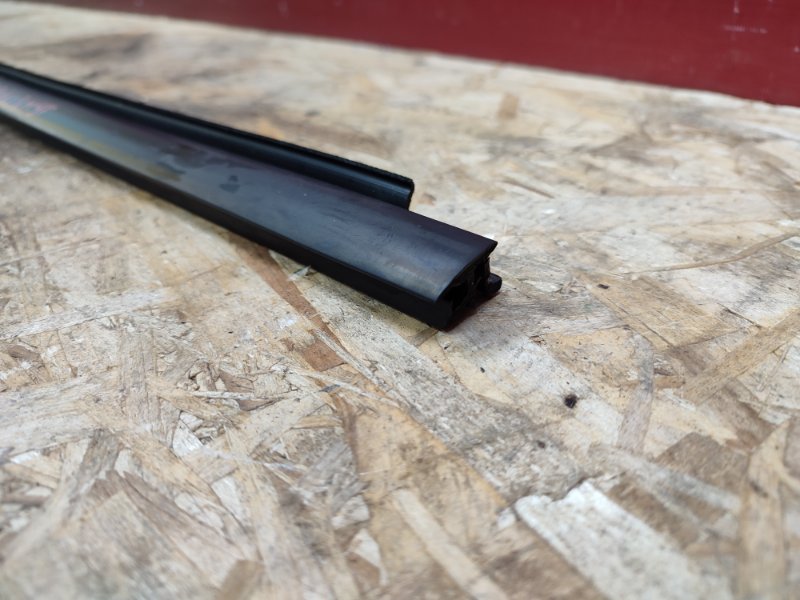 Уплотнитель стекла двери внутренний