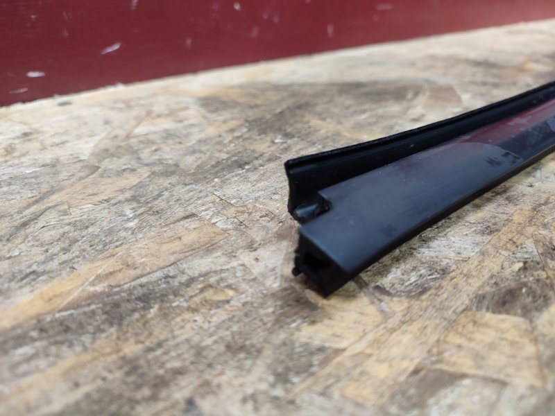 Уплотнитель стекла двери внутренний