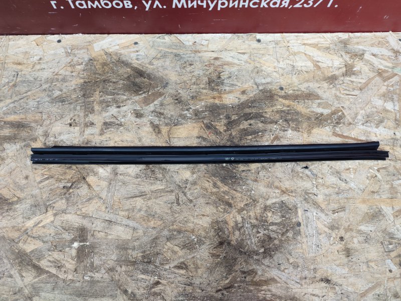 Уплотнитель стекла двери внутренний