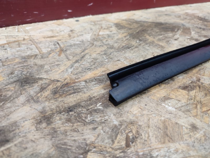 Уплотнитель стекла двери внутренний