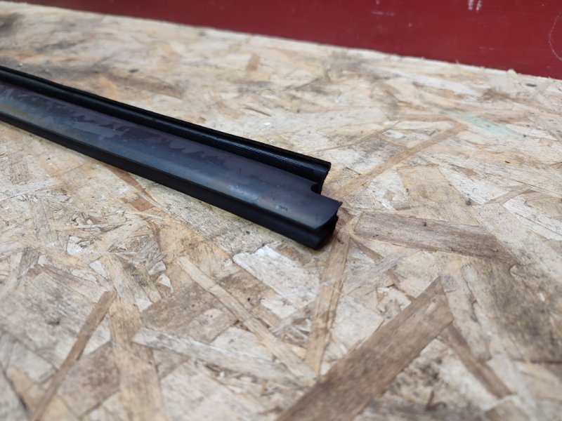 Уплотнитель стекла двери внутренний