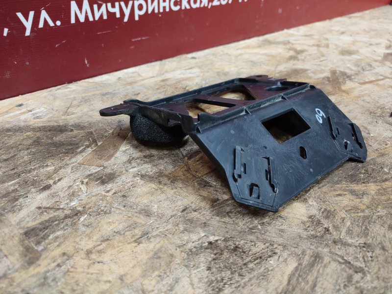 Кронштейн блока управления двигателем