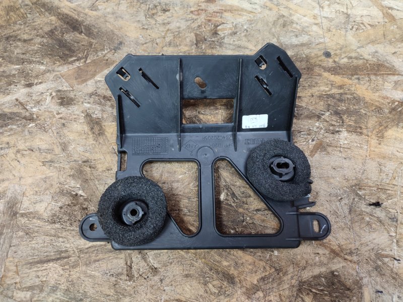 Кронштейн блока управления двигателем