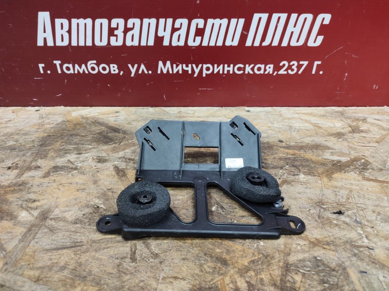 Кронштейн блока управления двигателем