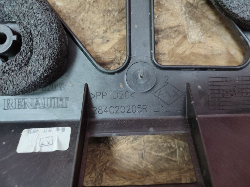 Кронштейн блока управления двигателем