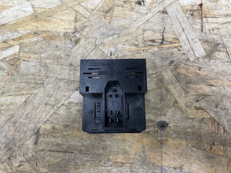 Кнопка обогрева сидений