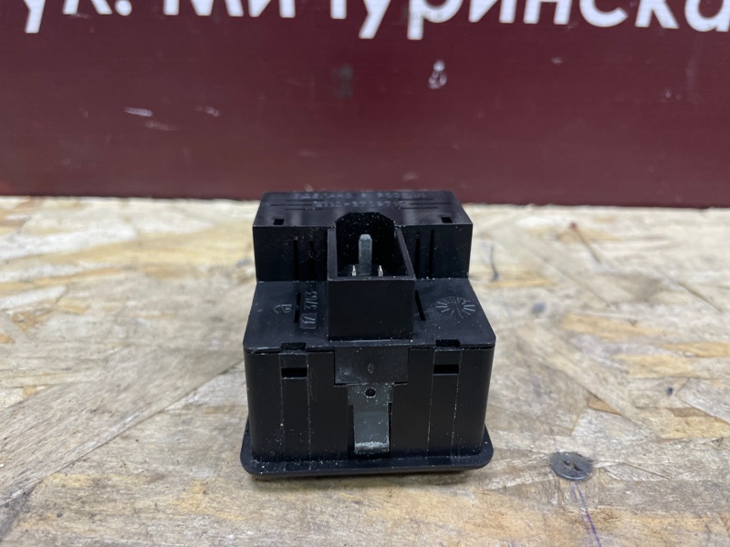 Кнопка обогрева сидений