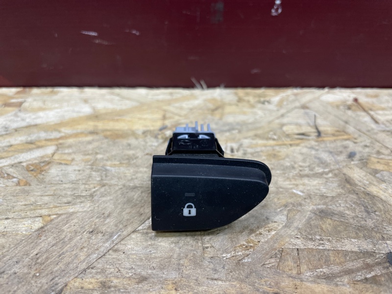 Кнопка центрального замка