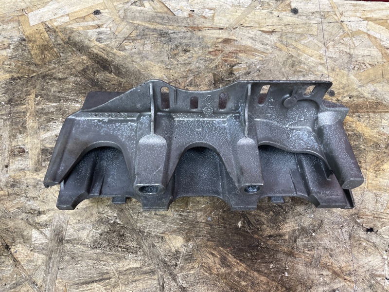 Кронштейн впускного коллектора