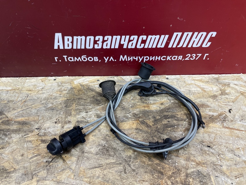 Трос замка капота