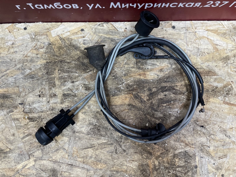 Трос замка капота