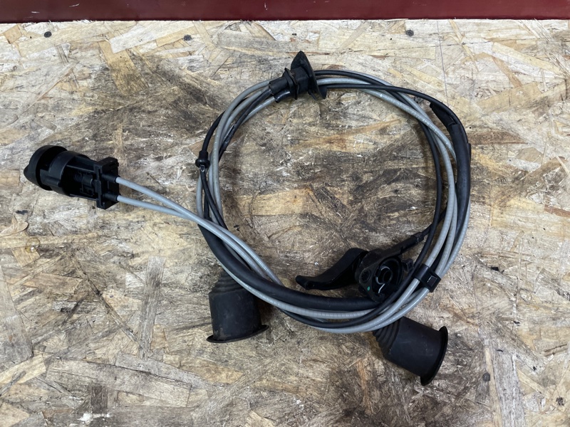 Трос замка капота