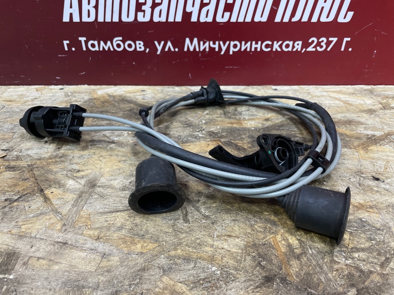 Трос замка капота