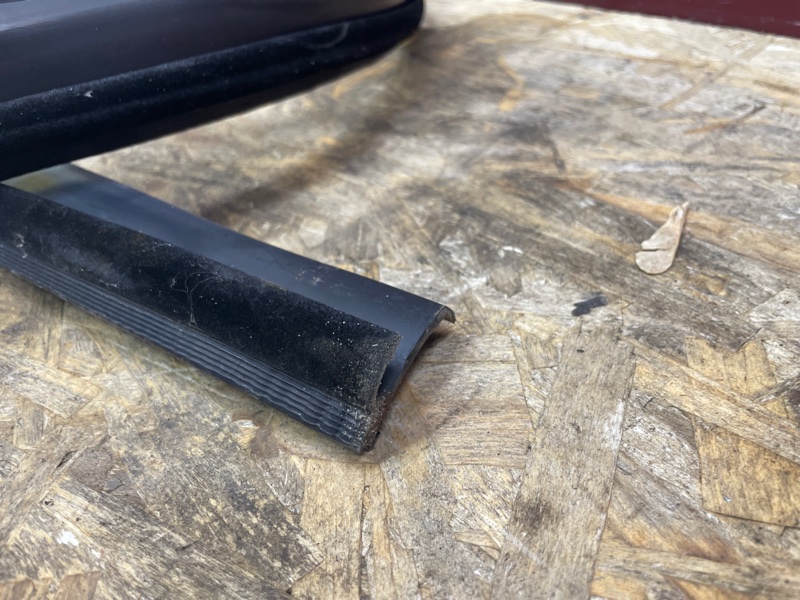 Уплотнительная резинка крыши