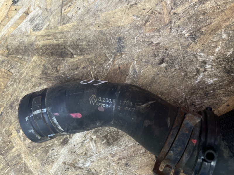 Патрубок радиатора