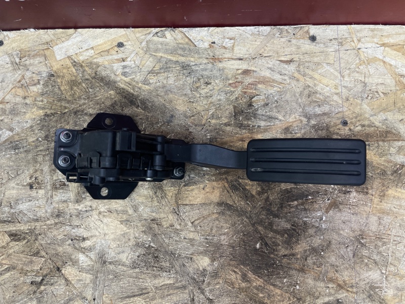 Педаль газа