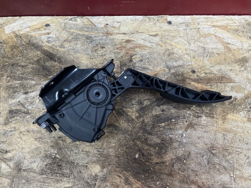 Педаль газа