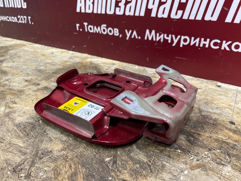 Лючок бензобака