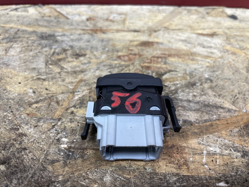 Кнопка обогрева сидений