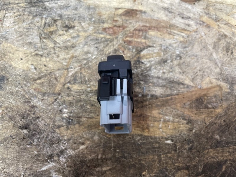 Кнопка обогрева сидений