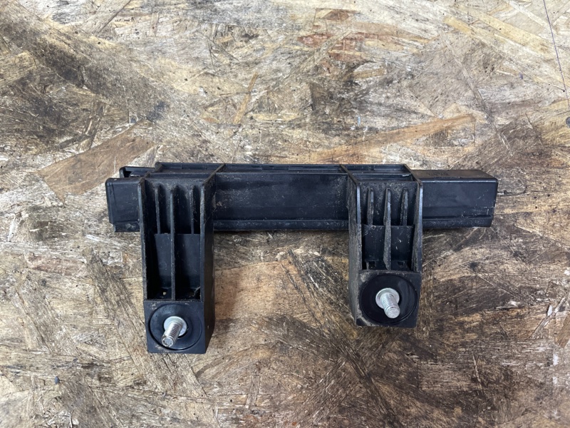 Направляющая стекла двери