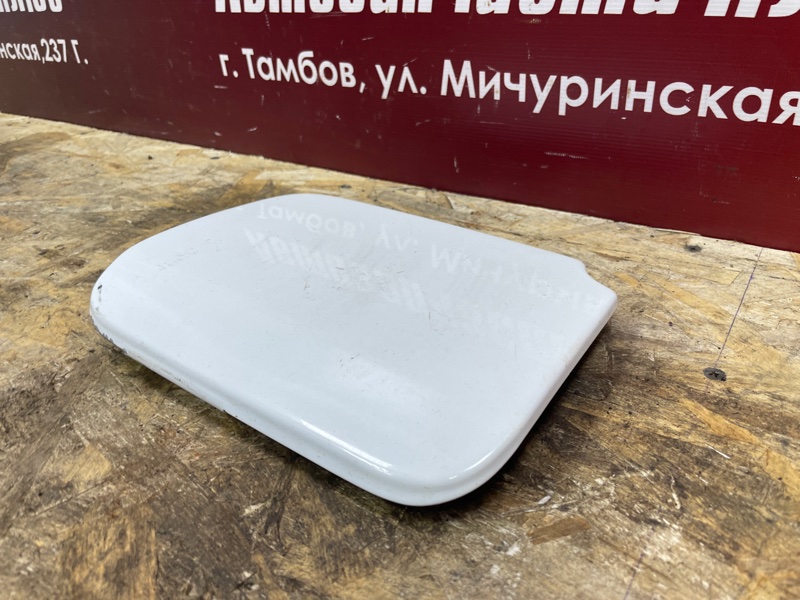 Лючок бензобака