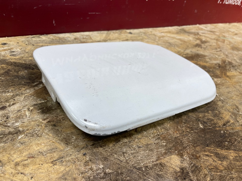 Лючок бензобака