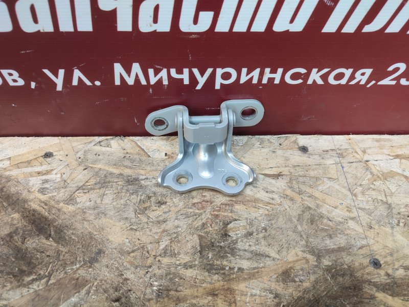 Петля двери