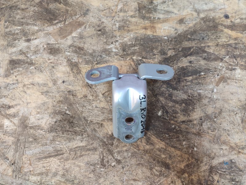 Петля двери