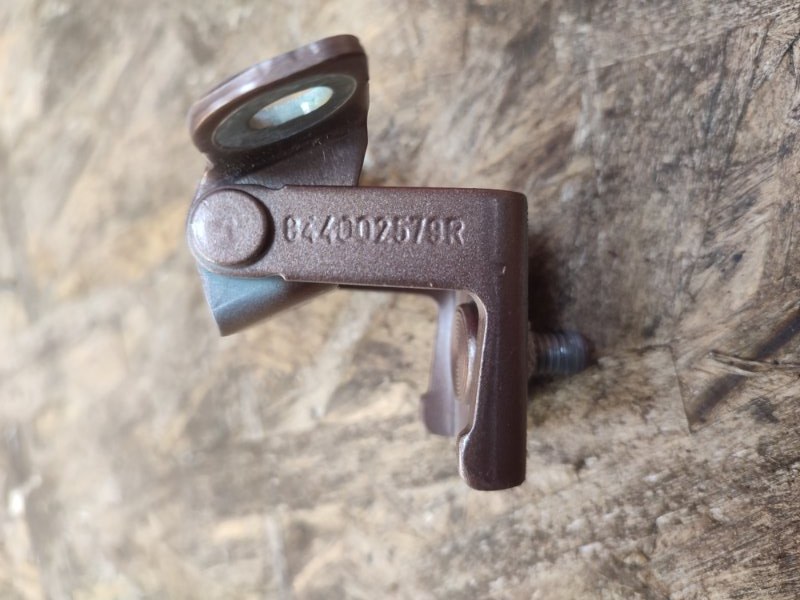 Петля багажника