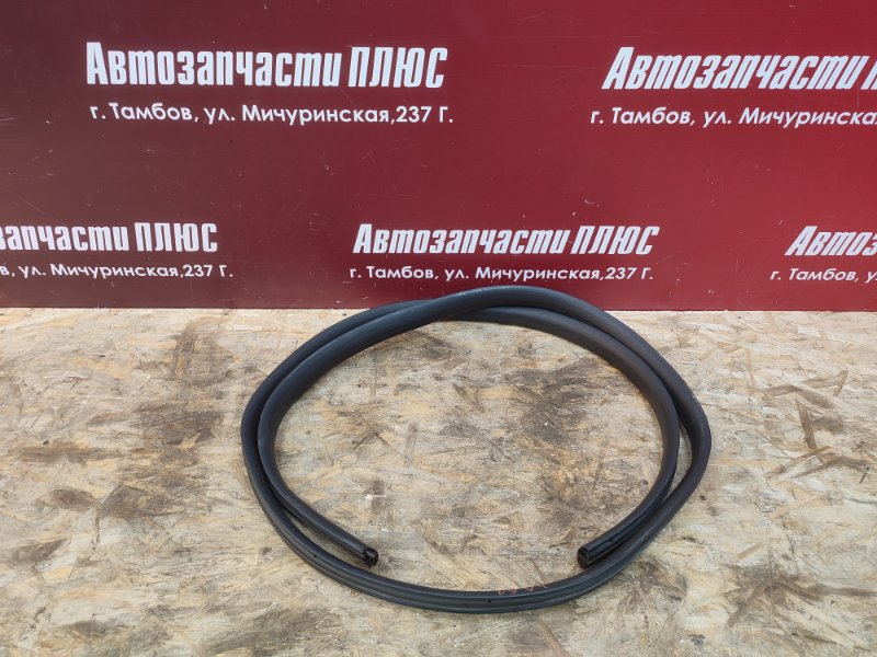 Уплотнитель двери