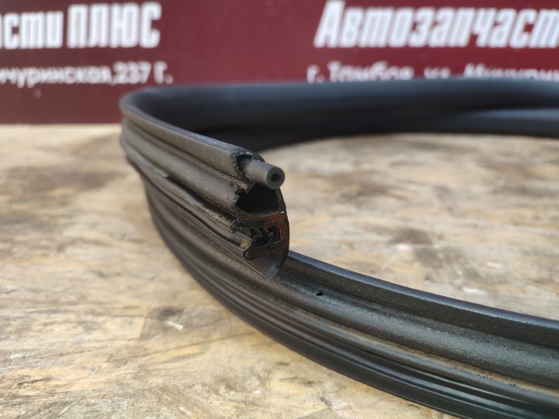 Уплотнитель двери