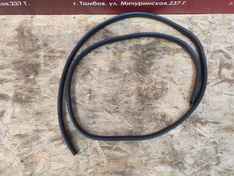 Уплотнитель двери