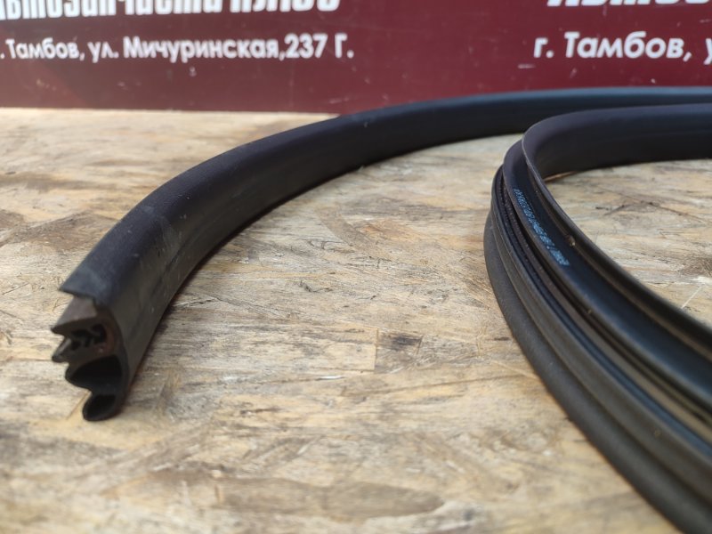 Уплотнитель двери