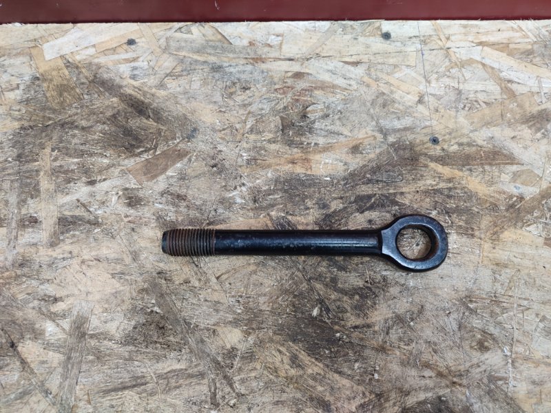 Буксировочный крюк