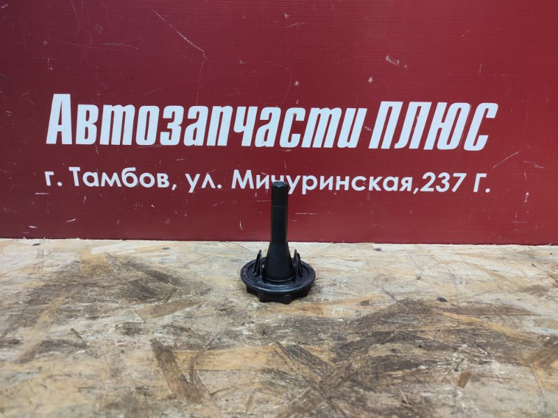 Крепление запасного колеса