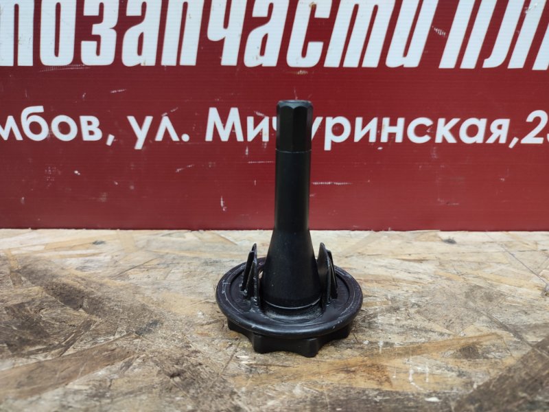 Крепление запасного колеса