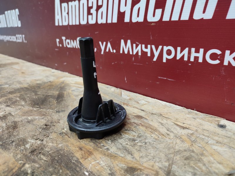 Крепление запасного колеса