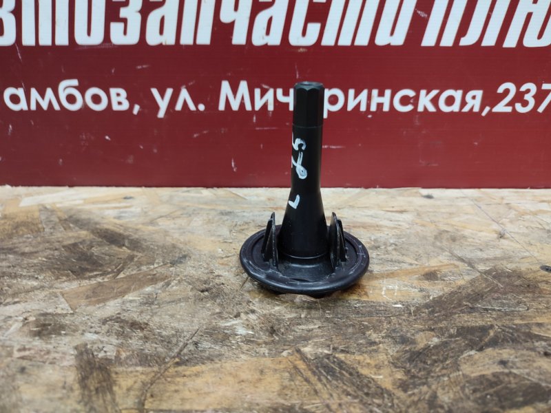 Крепление запасного колеса