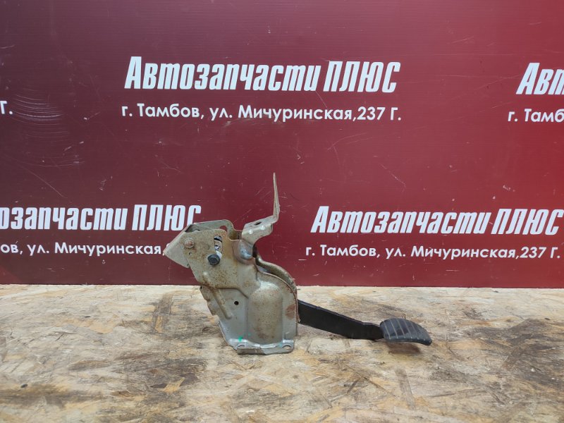 Педаль тормоза